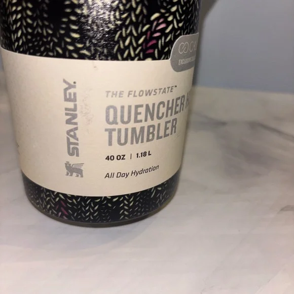 Stanley x Calia 40oz Quencher H2.0 Black Confetti Tumbler NWT - Picture 4 of 9
